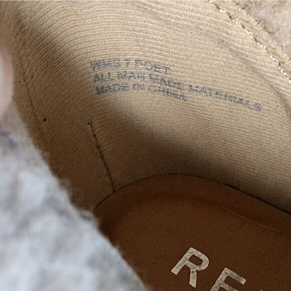 Report- Women’s Tan Poet Shearling Lined Lace-up Size Zip Booties, Size 7 - Picture 3 of 13